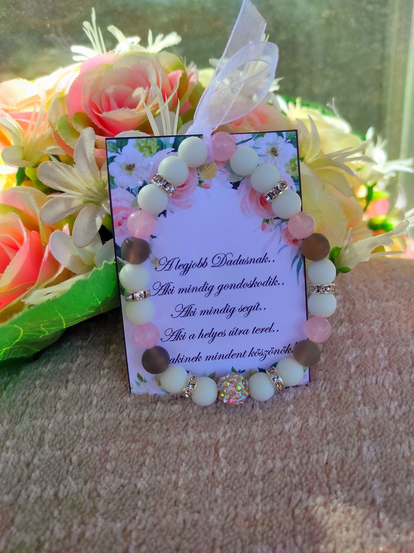 Köszönő ásvány karkötő